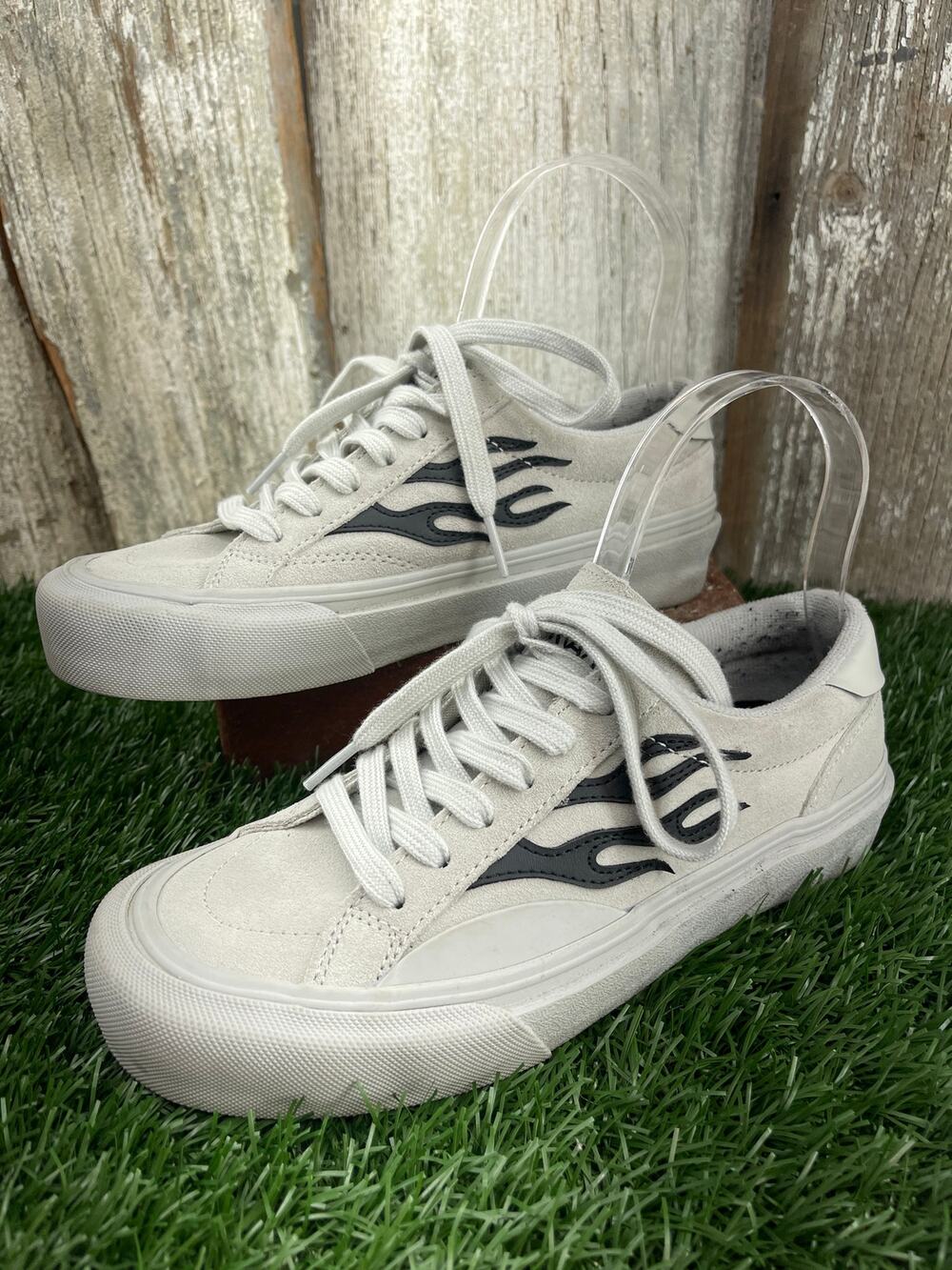 Straye Logan Skate Shoes Cream Flame Youth 5
